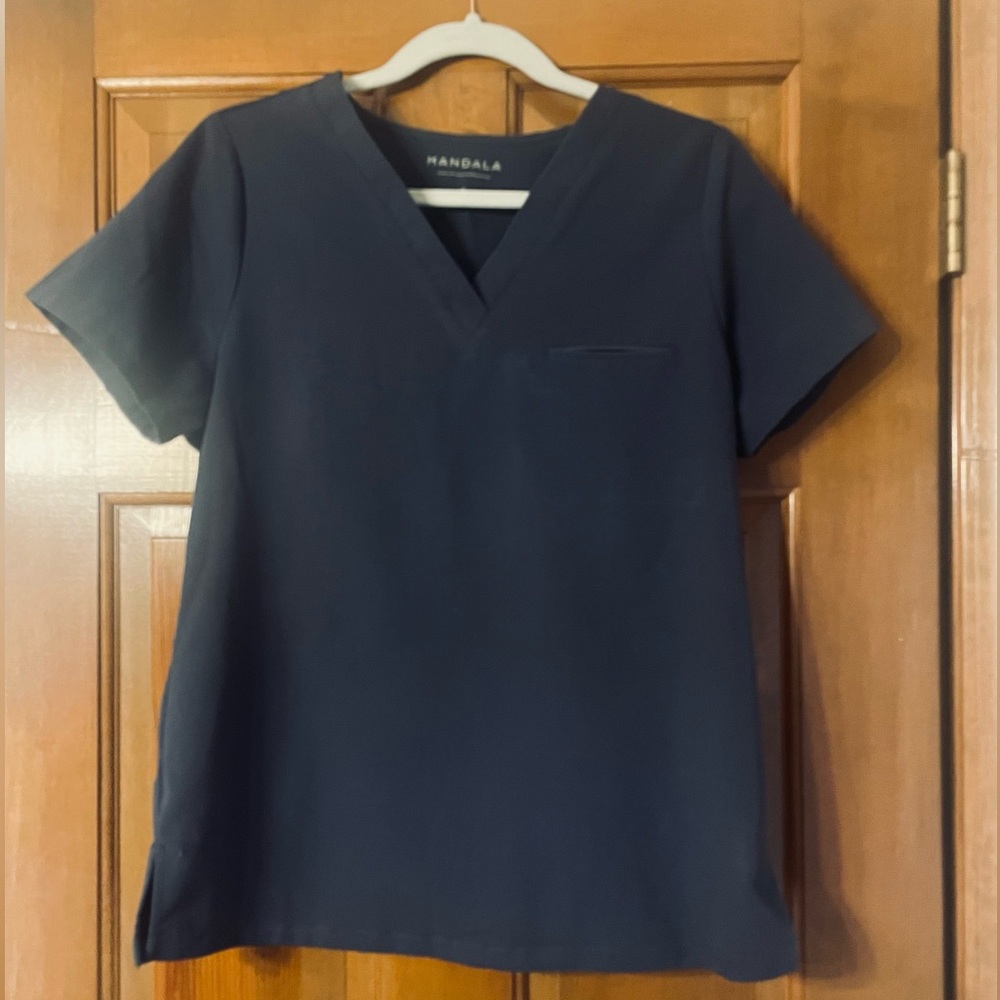 Mandala Blue One Pocket V Neck Scrub Top Size Small